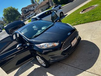 2015 ford fiesta se