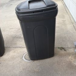 Trash Cans BRAND NEW