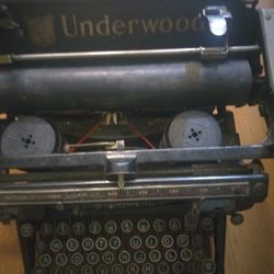 Underwood Type Writer 