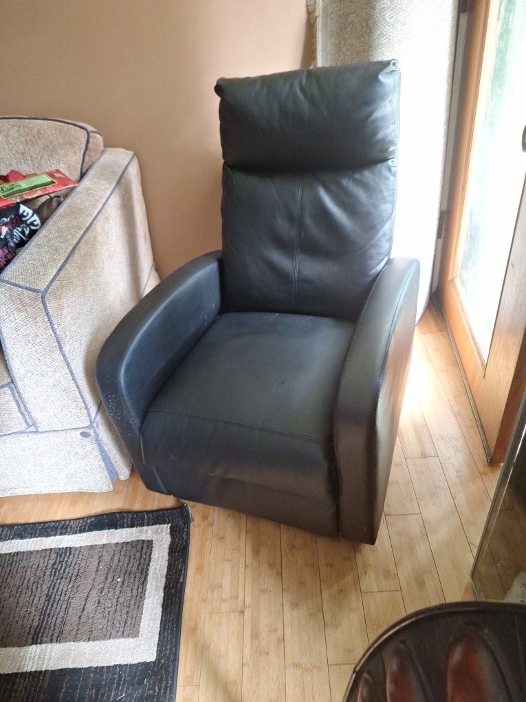 Small Size Reclining Armchair