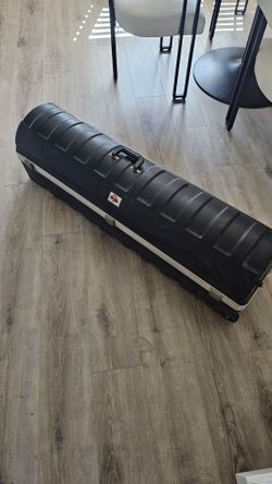 SKB Sports Hard Shell Golf Club Travel Case – $80 OBO