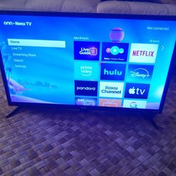 Onn 32" Roku Smart TV W/Remote Basically Brand New