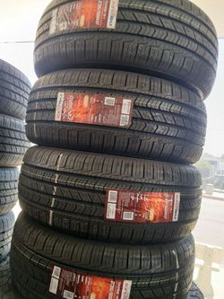 Tengo un set de llantas nuevas 235 55 17 de la marca supermax