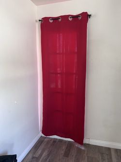1 long curtain red w rod