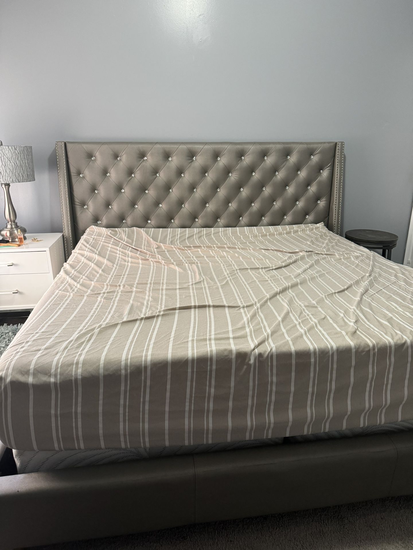King Size Bed With Mattress