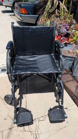 Extra wide wheelchair 22" wheel chair folding good condition by Everest & Jennings