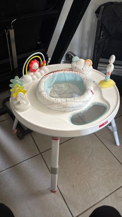 Skip Hop activity center