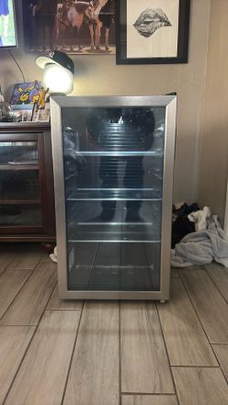 Mini fridge