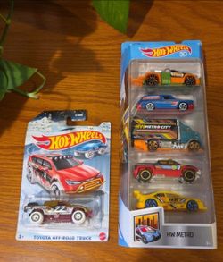 NWT-2017 Hot Wheels HW Metro Pack and 2021 Toyota Off-Road Truck (6) Multi-Color