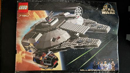 Lego Star Wars 2000s Millennium Falcon