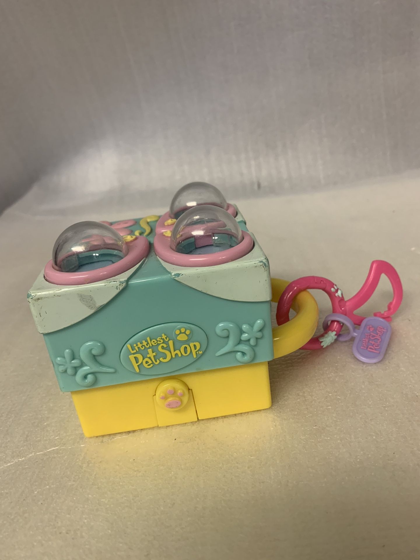 Littlest Pet Shop Teeniest Tiniest Compact Mini Bunnies Pop-Up 2006