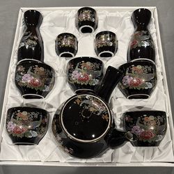 Japanese tea and sake’ porcelain serving set