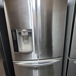 LG 36W Stainless Steel French Door Refrigerator With Water 💧 And 🧊 Ice Dispenser 