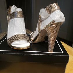 New Beautiful Karllagerfeld . Gold Light Tone Pewter,8/2