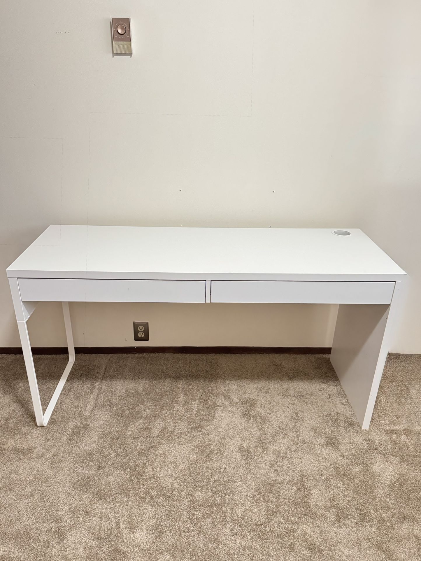 ✨ White Office Desk – Double Drawers – Excellent Condition (Like New) – $100✨