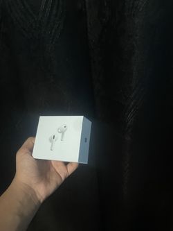 Airpod 4 With Active Noise Cancellation