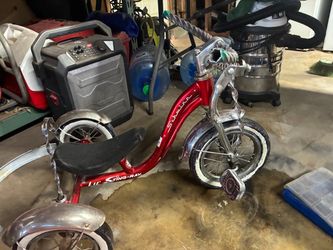 Schwinn Lil' Sting-Ray Kids Tricycle