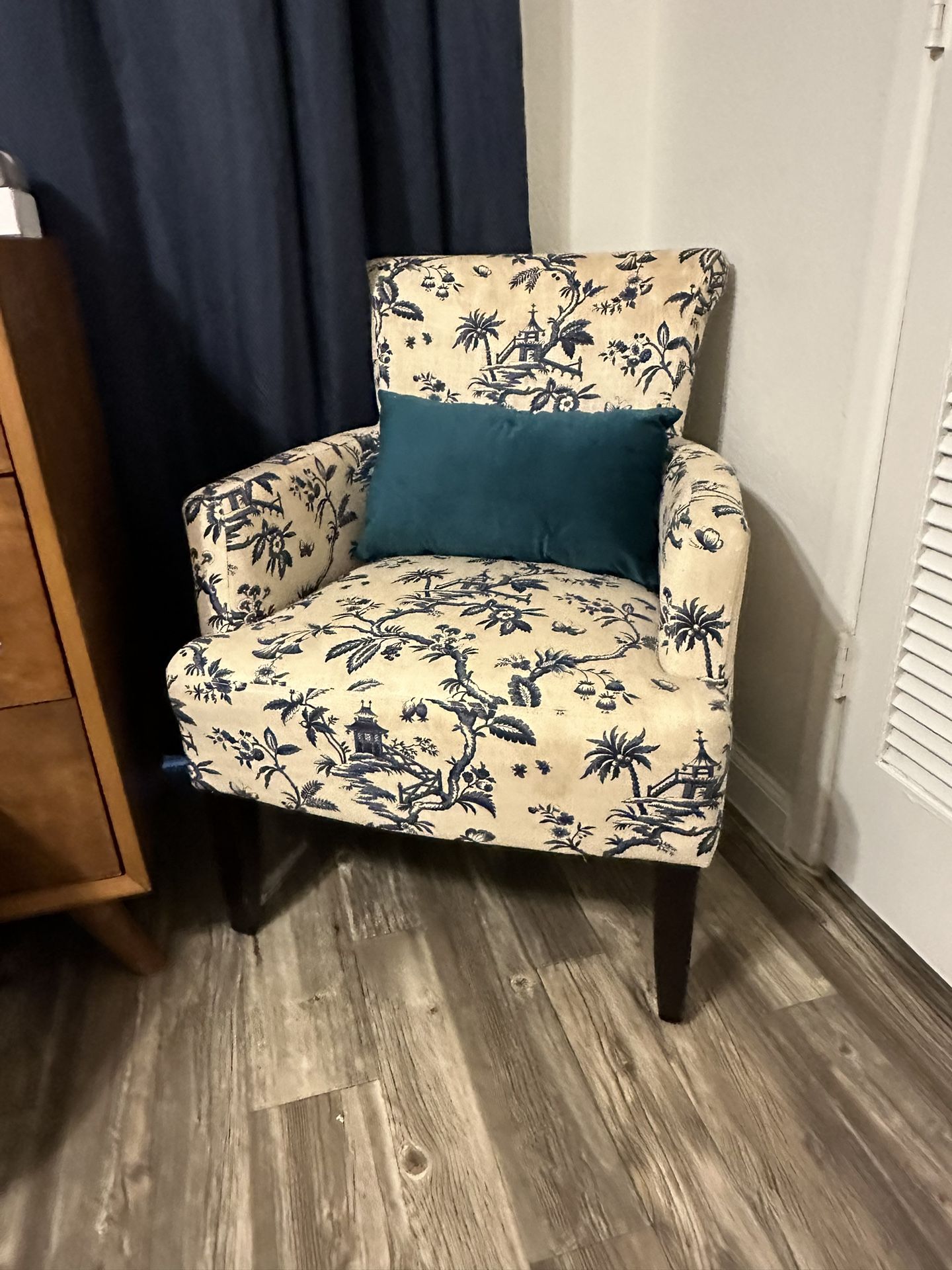 Pier 1 Imports Blue And White Traditional Accent Chair