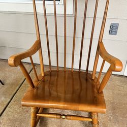 Vintage Classic Spindle Back Rocking Chair Wood Rocker