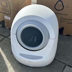 Brand New Cat Litter Box Automatic Cleaner Premier Worth $600