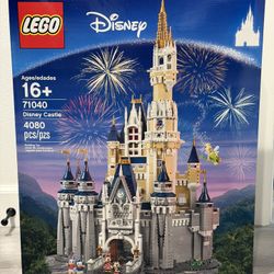 NEW IN BOX- DISNEY RETIRED LEGO SET 71040 - THE DISNEY CASTLE WITH MICKEY AND FRIENDS