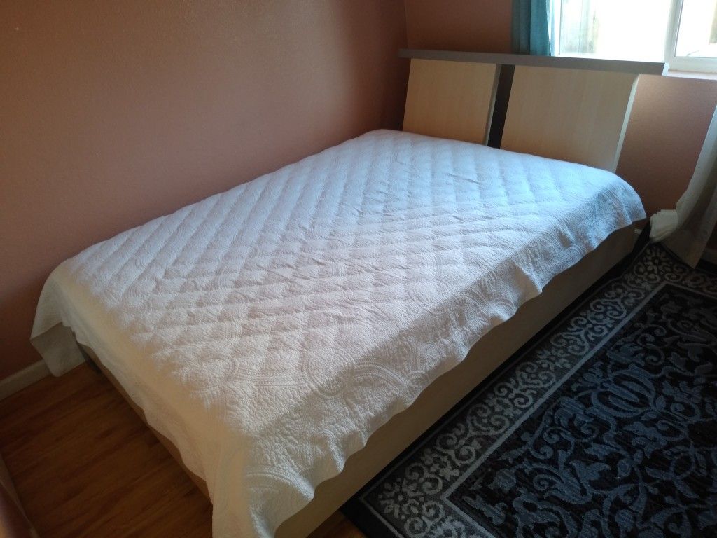 Bedroom set