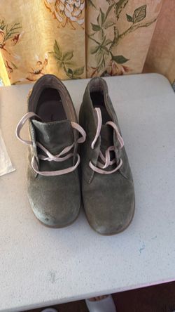 Green Suede Lace-Up Casual Shoes