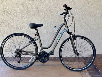 2015 Trek Verve 4 Womens Specific Design 16” Low Step Thru