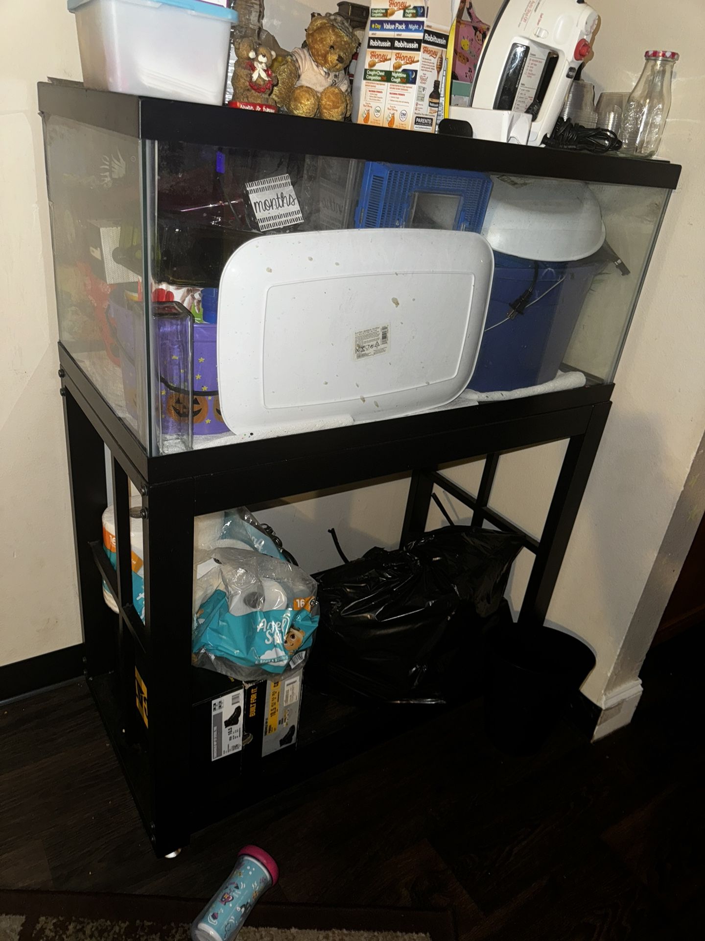 40 Gallon Fish tank With Brooklyn Metal Tank stand And Aquarium Glass Top