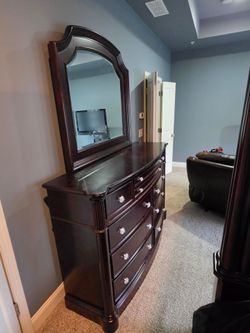 King bed and dresser