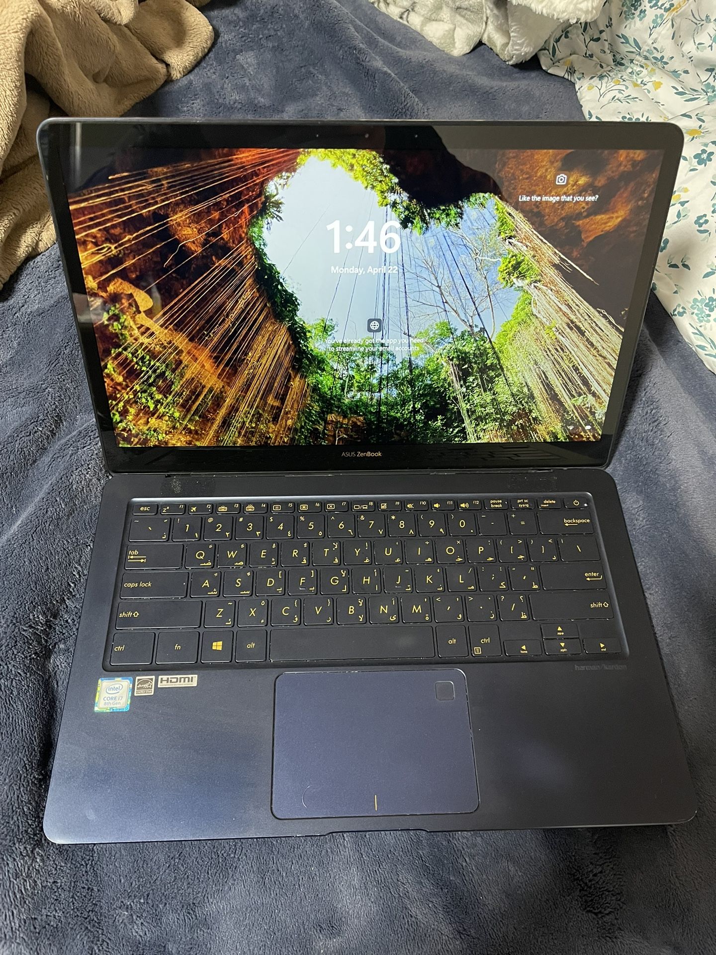 Asus Zenbook 8th Generation I7 1.99GHZ 16gb Of Ram 520gb Flash Drive In Good Condition