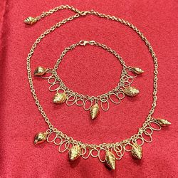 Gorgeous Estate Fresh Rare Vintage 14K Ocean Themed Conch Shell Charm Necklace and Braclete Pair.