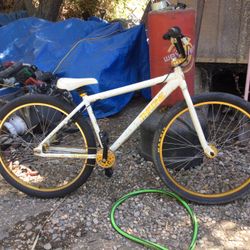 Throne 29in Nice Bmx Bike