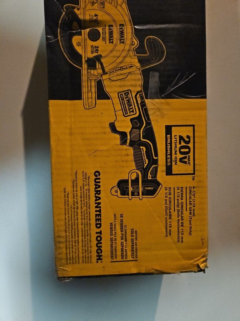 DeWalt Atomic Series  Circular Saw 