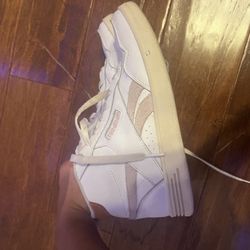 Girls Rebook High tops