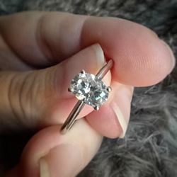 10kt White Gold 1ct Moissanite Engagement Ring Size 9
