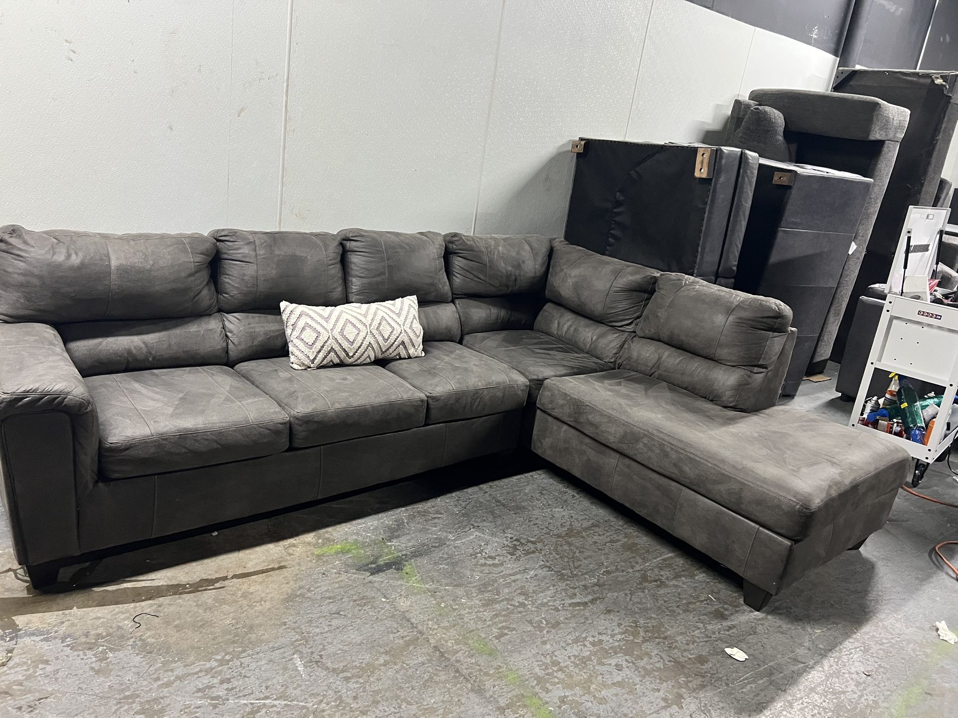SECTIONAL COUCH SOFA