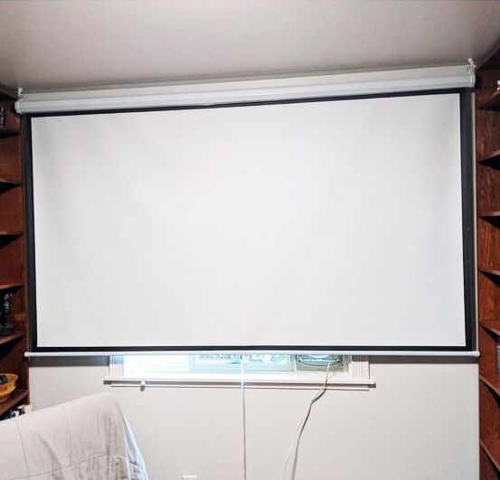 $55 (New) Manual 100” 16:9 projector screen manual pull down matte white viewing area: 87x49” 
