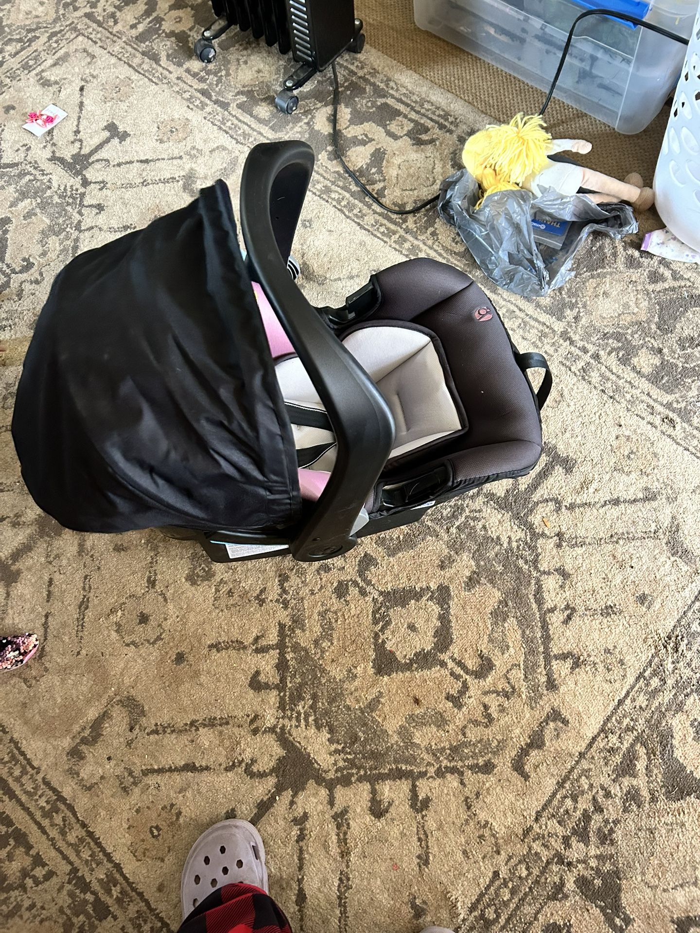 Babytrend Infant Car seat