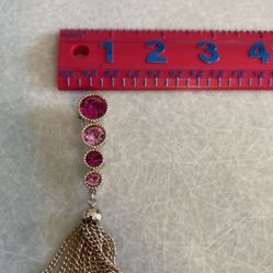 CA.  VINTAGE SARAH COVENTRY PINK CRYSTAL TASSEL BROOCH/ PIN