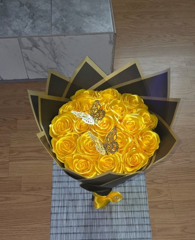 Eternal Roses/ Rosas Eternas