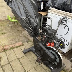 Echelon Work Out Bike