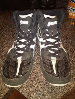 Asics wrestling sneakers good condition size 11