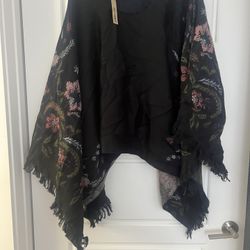 Coco & Carmen Black Poncho