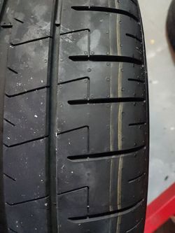 Pirelli tires - staggered set