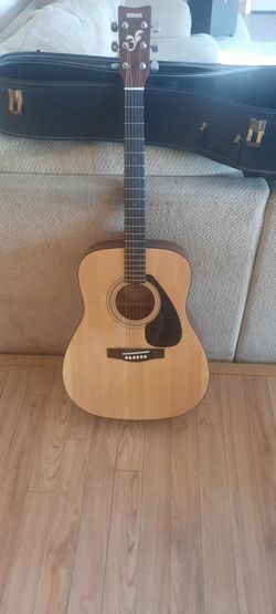 Yamaha Acoustic guitar