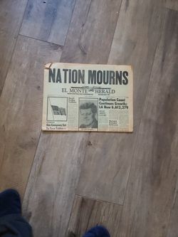 1963 Orginal Herald Examiner News Paper Nation Mourns