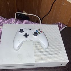 Xbox With Controller 
