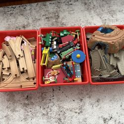  Thomas & Friends Train Set Collection (two different tracks, trains, bins)