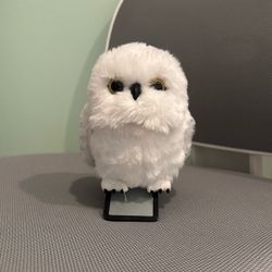 Universal’s Harry Potter Barn Owl- Magnetic Shoulder Pad (Used Like New)